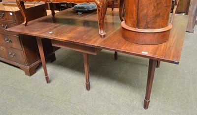 Lot 541 - Mahogany rectangular drop leaf dining table