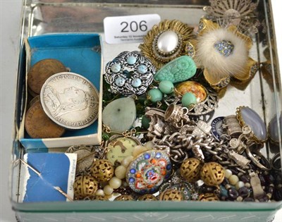 Lot 206 - Three gold rings and costume jewellery etc