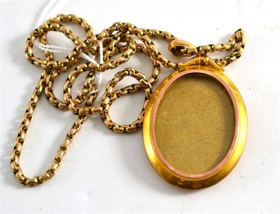 Lot 208 - A locket on chain