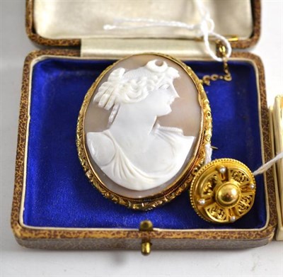 Lot 334 - A cameo brooch in frame stamped '9CT' and a Victorian brooch, both (a.f.)