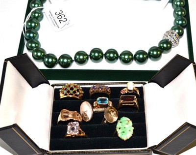 Lot 362 - Eight assorted rings, a pair of cufflinks and a necklace