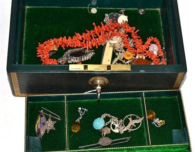 Lot 432 - Leather embossed jewellery case, with lift out tray enclosing costume jewellery, coral...