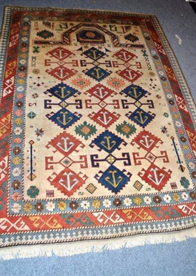 Lot 611 - Hamadan rug