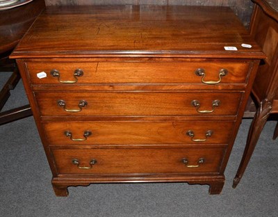 Lot 618 - Georgian mahogany small four height chest of drawers