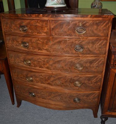 Lot 624 - A Regency mahogany bow fronted chest of drawers