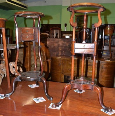 Lot 662 - A Georgian mahogany washstand with circular top and another washstand of similar design