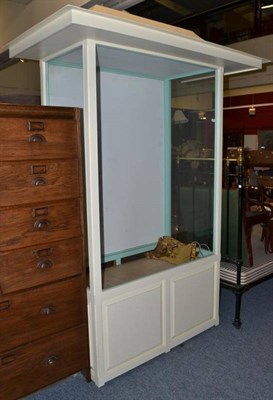 Lot 759 - A chinoiserie display cabinet