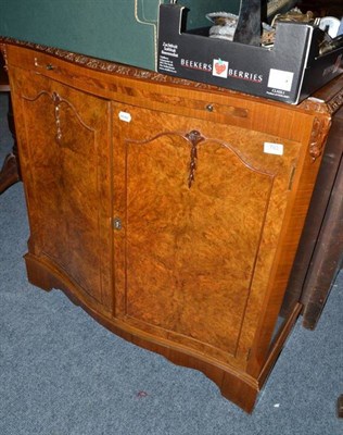 Lot 793 - Reproduction walnut double door drinks cabinet