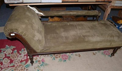 Lot 888 - Victorian chaise longue