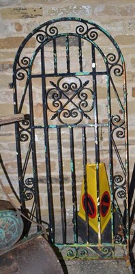 Lot 945 - Metal garden gate