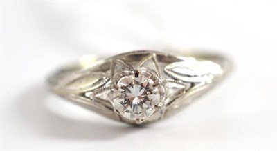 Lot 67 - An 18ct white gold and diamond solitaire ring