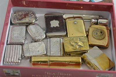 Lot 208 - Collection of silver and other vesta cases and similar items