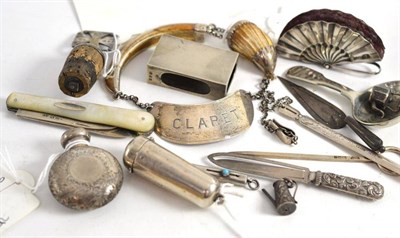 Lot 264 - A quantity of collectable silver including decanter label, fan pin cushion, caddy spoon, fruit...