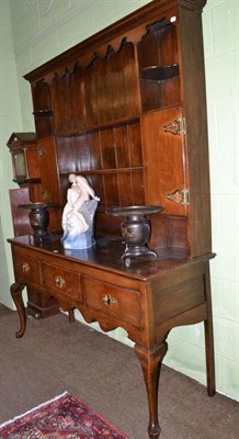 Lot 531 - Large oak dresser and rack