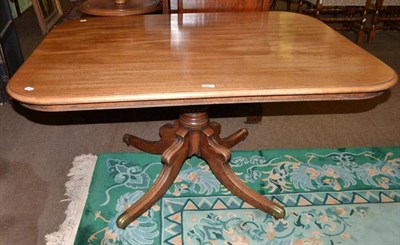 Lot 585 - Regency mahogany pedestal breakfast table