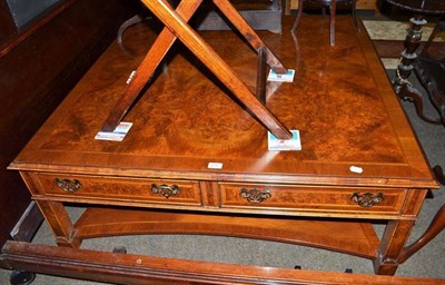 Lot 638 - A modern figured walnut low square-top coffee table