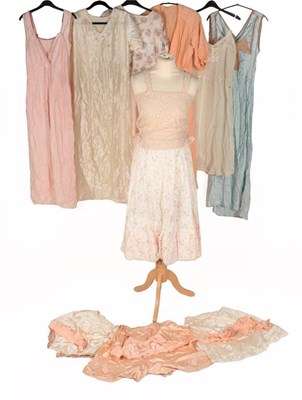 Lot 2126 - Assorted Early 20th Century Ladies' Lingerie...