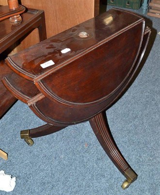 Lot 776 - A mahogany drop leaf two tier dumb waiter (a.f.)