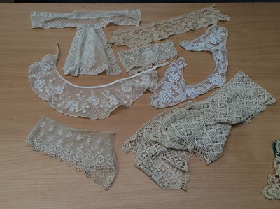 Lot 2050 - Assorted 19th and Early 20th Century Lace and...