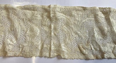 Lot 2054 - Assorted Late 19th/Early 20th Century Lace,...