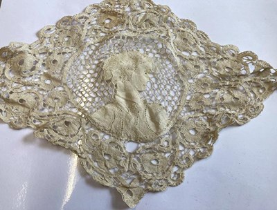 Lot 2054 - Assorted Late 19th/Early 20th Century Lace,...