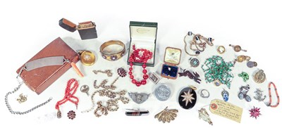 Lot 116 - A quantity of jewellery including a gilt metal...