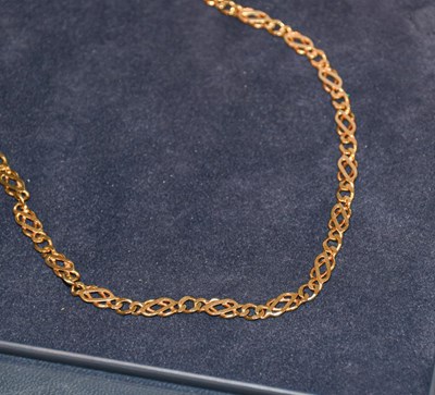 Lot 170 - A 9 carat gold Celtic necklace, length 46cm