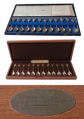 Lot 352 - Two cased sets of Elizabeth II silver...