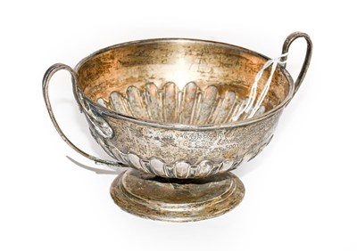 Lot 389 - An Edward VII silver bowl, by the Goldsmiths...