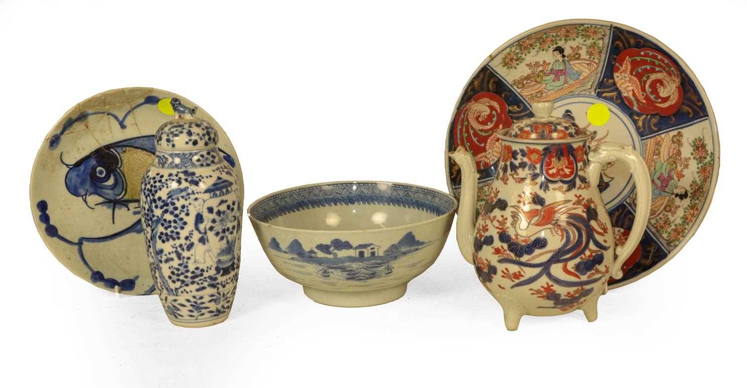 Lot 69 - A quantity of Chinese and Japanese porcelain,...