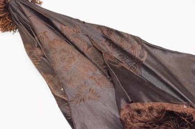Lot 1012 - Five assorted Edwardian parasols with silk and...