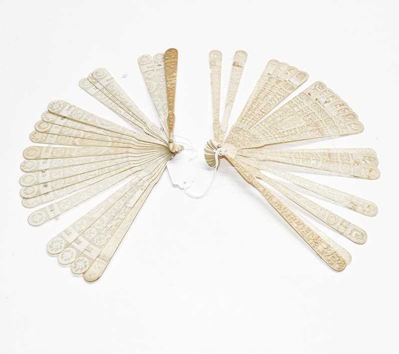 Lot 1067 - A late 18th century carved ivory Chinese...