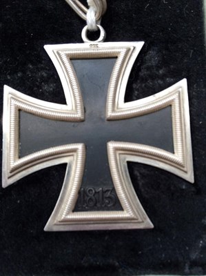 Lot 104 - A German Third Reich Knight's Cross of the...