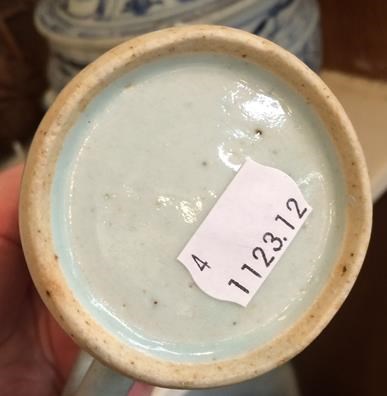 Lot 118 - A 19th century Chinese blue and white bowl and...