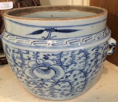 Lot 118 - A 19th century Chinese blue and white bowl and...