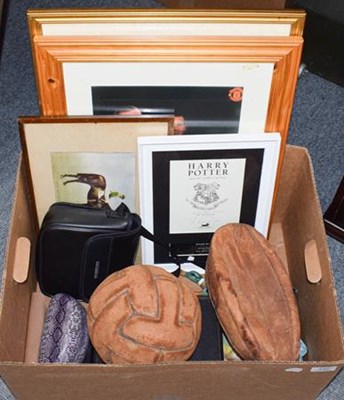 Lot 332 - A box of miscellaneous, including vintage...