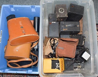 Lot 339 - A quantity of cameras, binoculars and related...