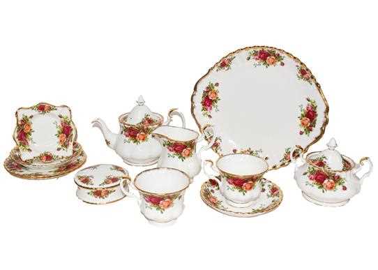 Lot 42 - A Royal Albert Old Country Roses pattern tea...