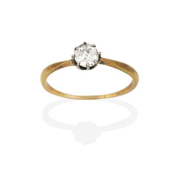 Lot 2201 - A Diamond Solitaire Ring, the round brilliant...