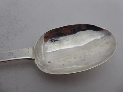 Lot 2025 - A William III Silver Trefid Spoon, Maker's...
