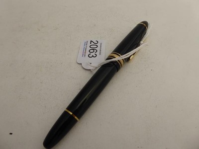 Lot 2063 - A Montblank Meisterstuck No 146 Fountain Pen,...