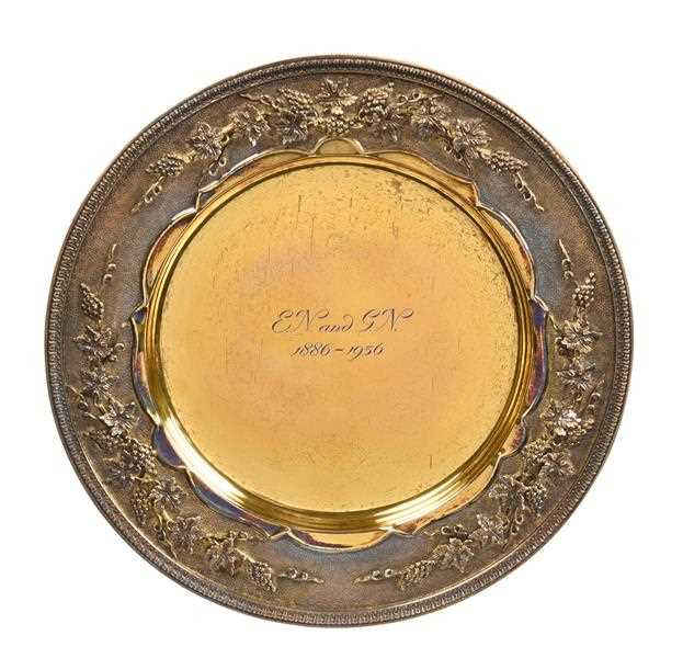 Lot 2096 - A George V Silver-Gilt Dish, by The Goldsmiths...