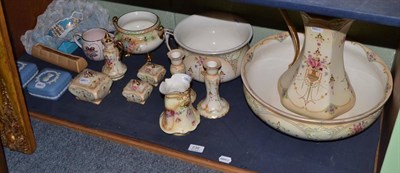 Lot 239 - Assorted Fieldings Crown Devon pottery and other china