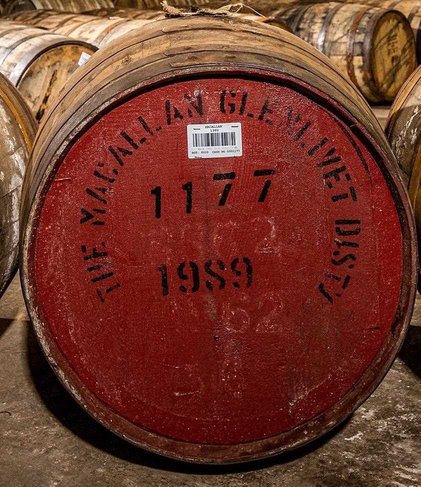 Lot 5241 - Macallan: 1989 Single Malt Scotch Whisky...