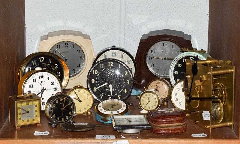 Lot 304 - A circa 1950s Bakelite mantle timepiece,...