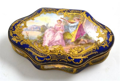 Lot 260 - A Sevres style trinket box and cover, decorated with figures in gold bordered reserves