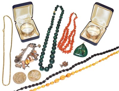 Lot 238 - A quantity of jewellery including a malachite...