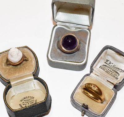 Lot 240 - A 9 carat gold amethyst ring, finger size R1/2;...