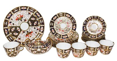 Lot 117 - A small quantity of Royal Crown Derby old...
