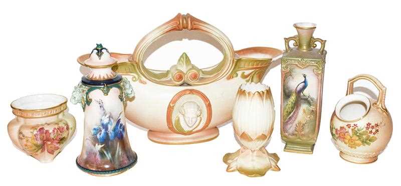 Lot 134 - A quantity of Royal Worcester and Hadley's...